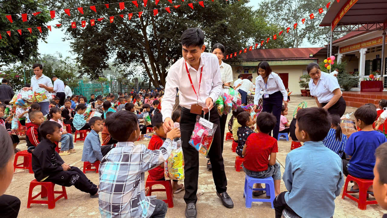 Ảnh đêm hội trăng rằm 2025